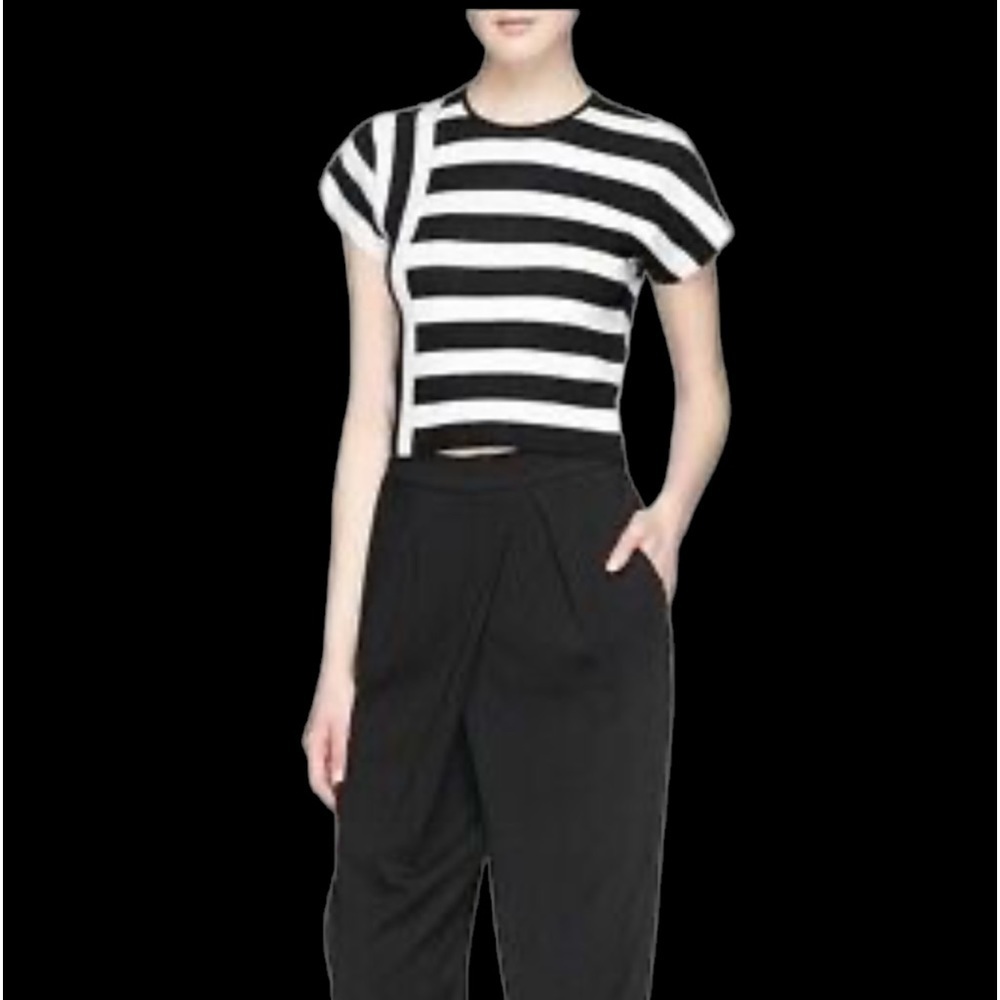 Theory Seblyn Cropped Knit Top EUC 
Size SP